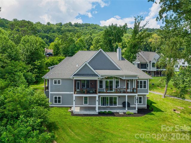 143 Gracie Lane, Mills River, NC 28759