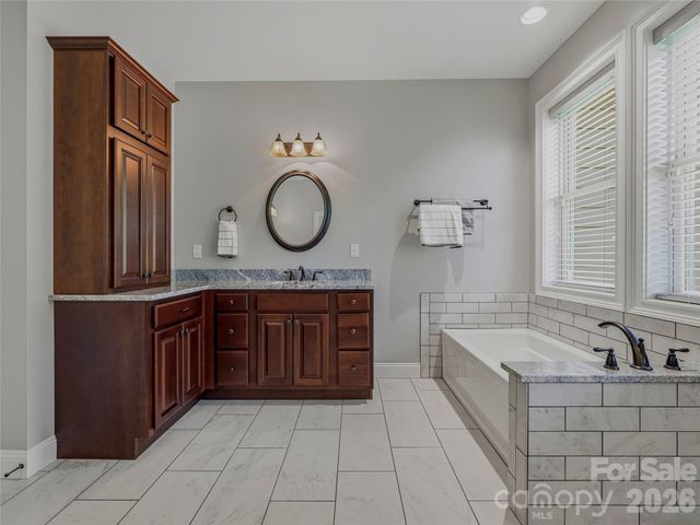 143 Gracie Lane, Mills River, NC 28759