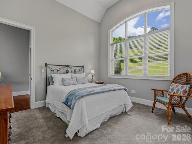 143 Gracie Lane, Mills River, NC 28759