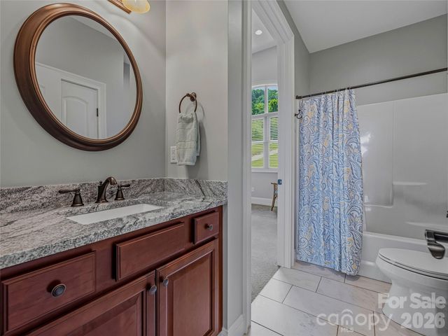 143 Gracie Lane, Mills River, NC 28759