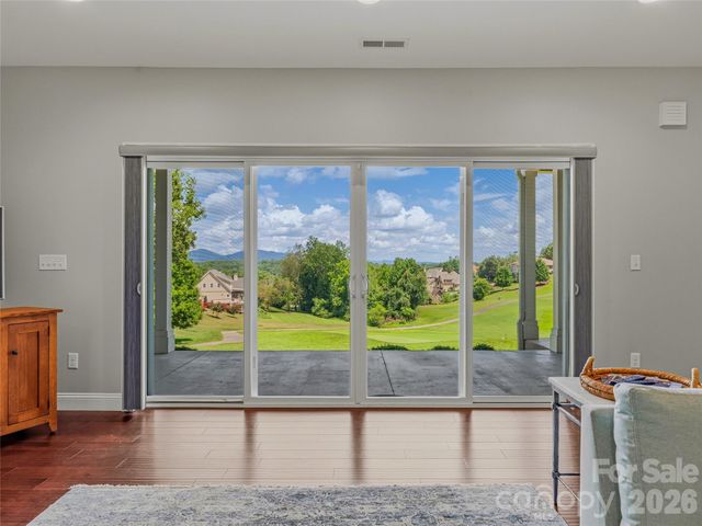 143 Gracie Lane, Mills River, NC 28759