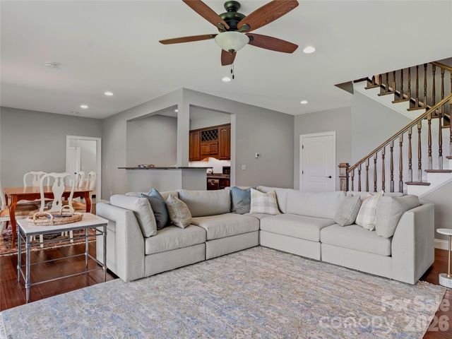 143 Gracie Lane, Mills River, NC 28759
