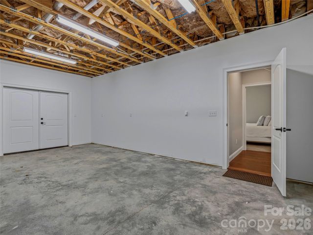 143 Gracie Lane, Mills River, NC 28759