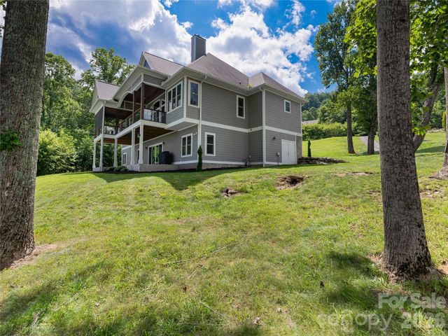 143 Gracie Lane, Mills River, NC 28759