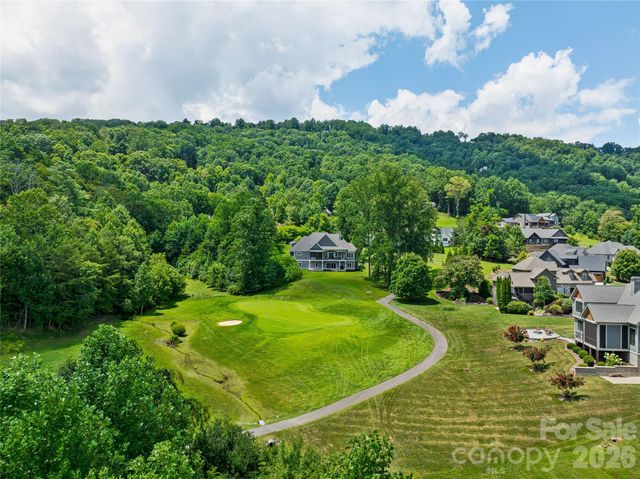143 Gracie Lane, Mills River, NC 28759
