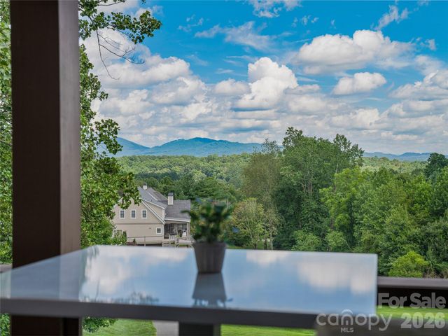 143 Gracie Lane, Mills River, NC 28759