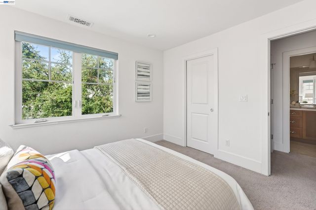 43147 Calle Sagrada, Fremont, CA 94539