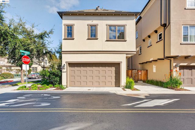 43147 Calle Sagrada, Fremont, CA 94539