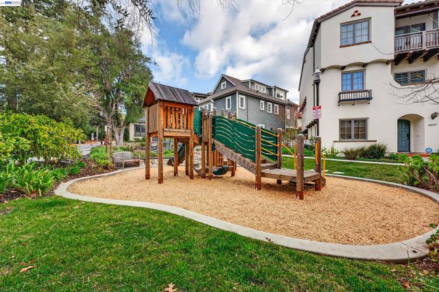 43147 Calle Sagrada, Fremont, CA 94539