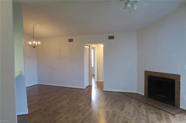 5242 Breezewood ARCH, Virginia Beach, VA 23464