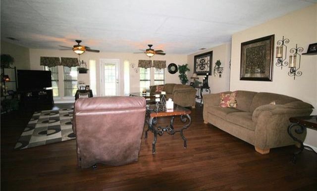 214 County Road 4870, Newark, TX 76071