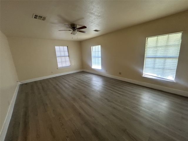 214 County Road 4870, Newark, TX 76071
