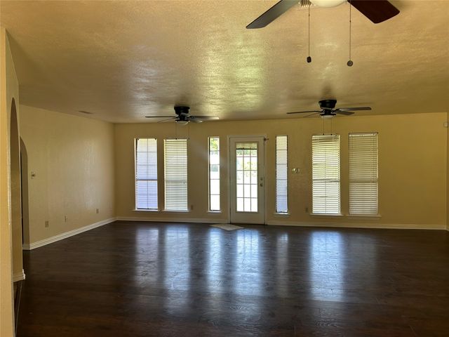 214 County Road 4870, Newark, TX 76071