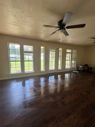 214 County Road 4870, Newark, TX 76071