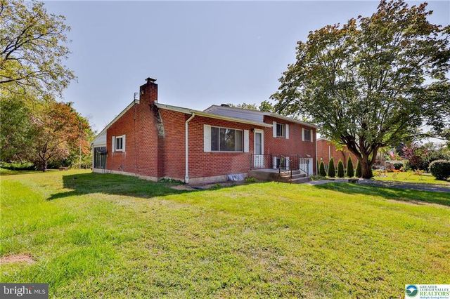 2850 RED OAK LN, Bethlehem, PA 18017