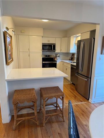 8806 W 72 Terrace, Overland Park, KS 66204