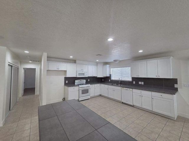 9425 Vista Del Valle, Desert Hot Springs, CA 92240
