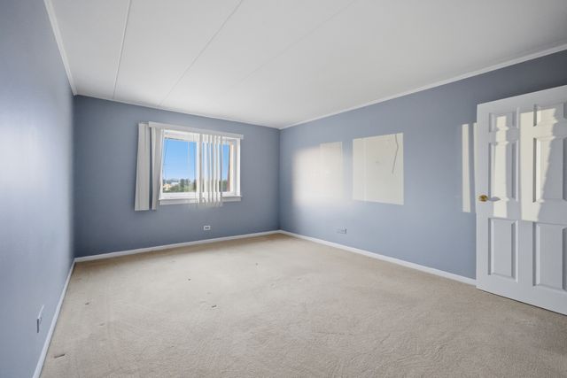 300 S Roselle Road 522, Schaumburg, IL 60193