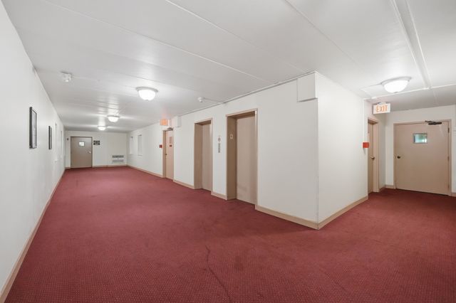 300 S Roselle Road 522, Schaumburg, IL 60193