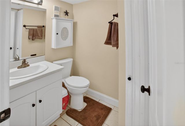 1 KEY CAPRI 103E, Treasure Island, FL 33706