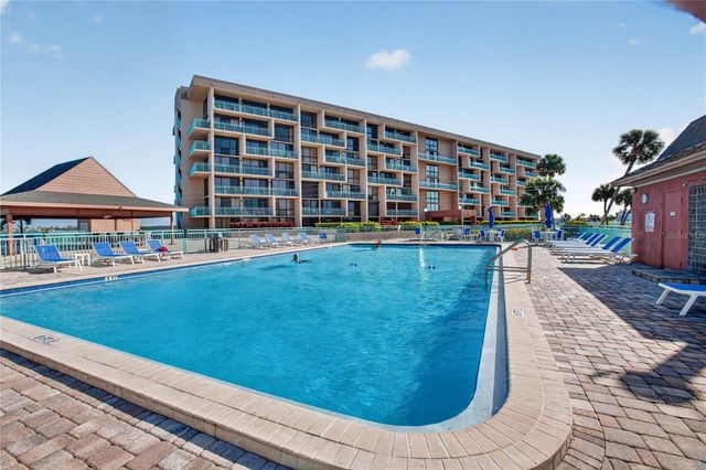 1 KEY CAPRI 103E, Treasure Island, FL 33706