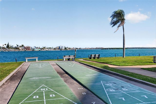 1 KEY CAPRI 103E, Treasure Island, FL 33706