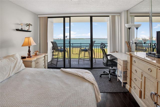 1 KEY CAPRI 103E, Treasure Island, FL 33706