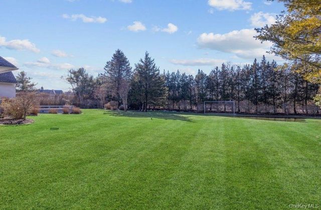 582 Hayground Road, Wainscott, NY 11976
