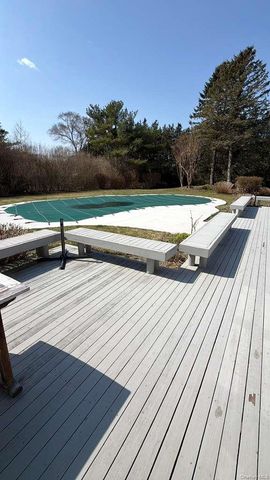 582 Hayground Road, Wainscott, NY 11976