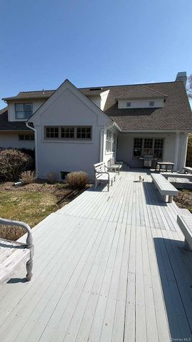 582 Hayground Road, Wainscott, NY 11976