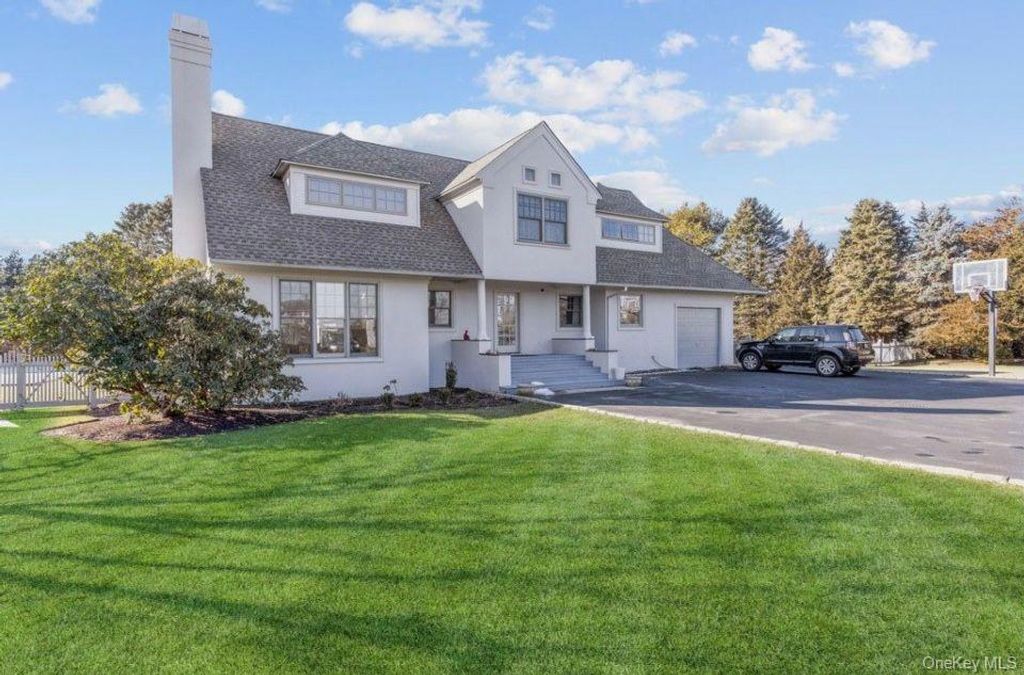 582 Hayground Road, Wainscott, NY 11976