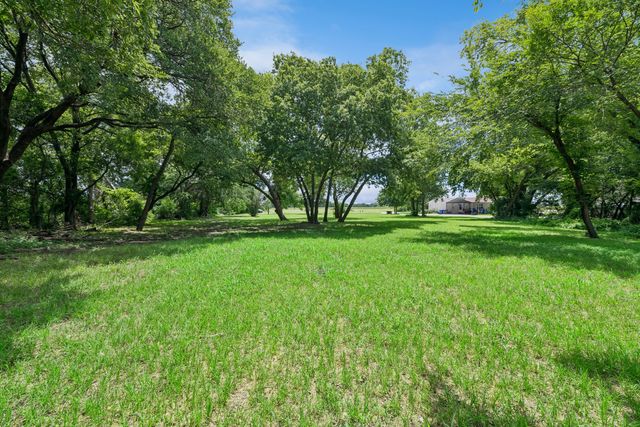 286 W Forest Grove Road, Lucas, TX 75002