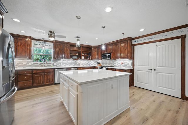 2800 E FM 4, Cleburne, TX 76031