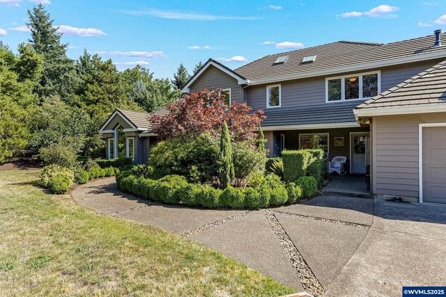3395 Deer Lake Ct SE, Salem, OR 97317