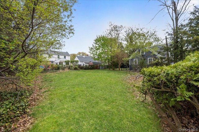 497 Tulip Avenue, Floral Park, NY 11001