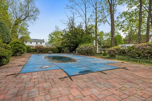497 Tulip Avenue, Floral Park, NY 11001