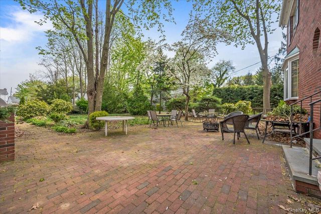497 Tulip Avenue, Floral Park, NY 11001