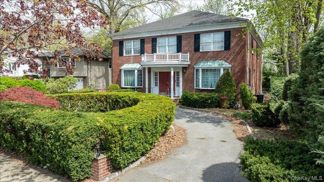 497 Tulip Avenue, Floral Park, NY 11001
