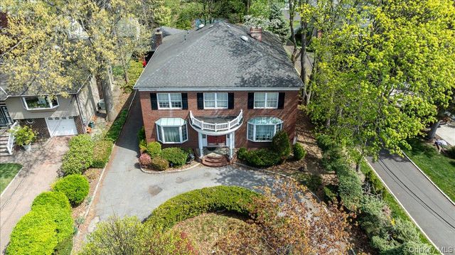 497 Tulip Avenue, Floral Park, NY 11001
