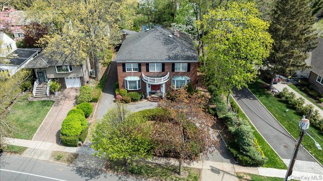 497 Tulip Avenue, Floral Park, NY 11001