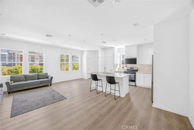 4215 E Carmel Privado, Ontario, CA 91761