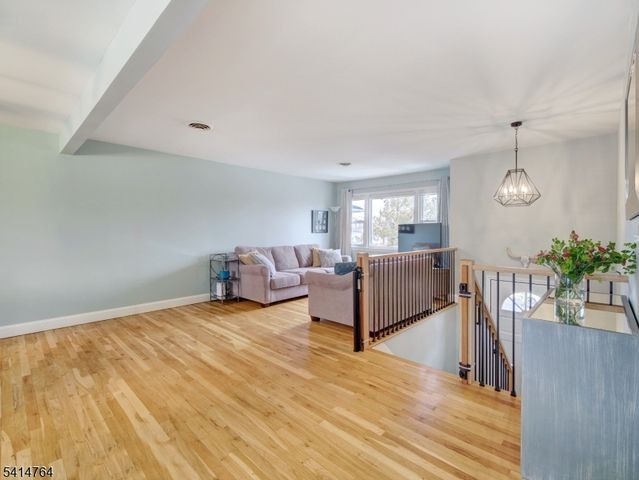 68 Arthur Ter, Kenilworth Boro, NJ 07033