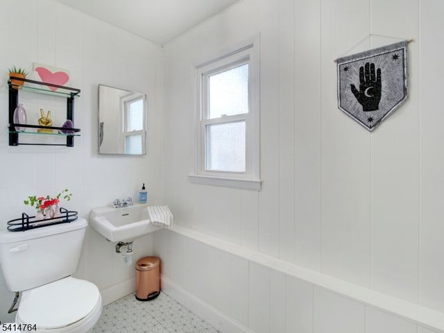 68 Arthur Ter, Kenilworth Boro, NJ 07033