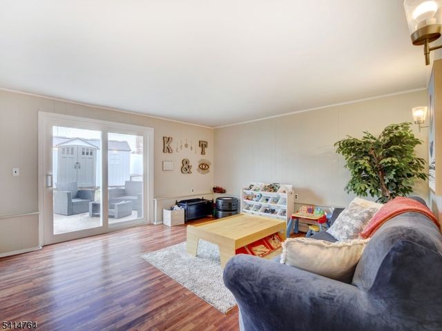 68 Arthur Ter, Kenilworth Boro, NJ 07033