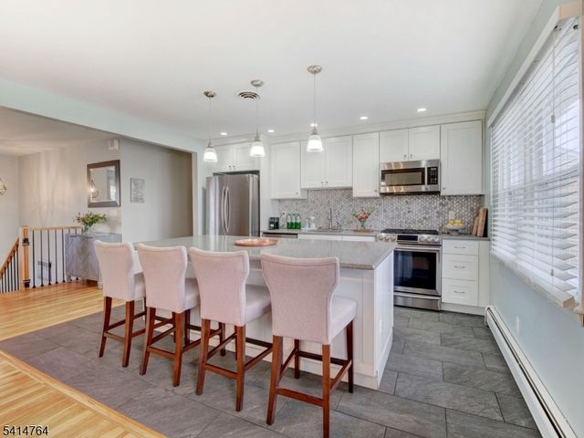 68 Arthur Ter, Kenilworth Boro, NJ 07033