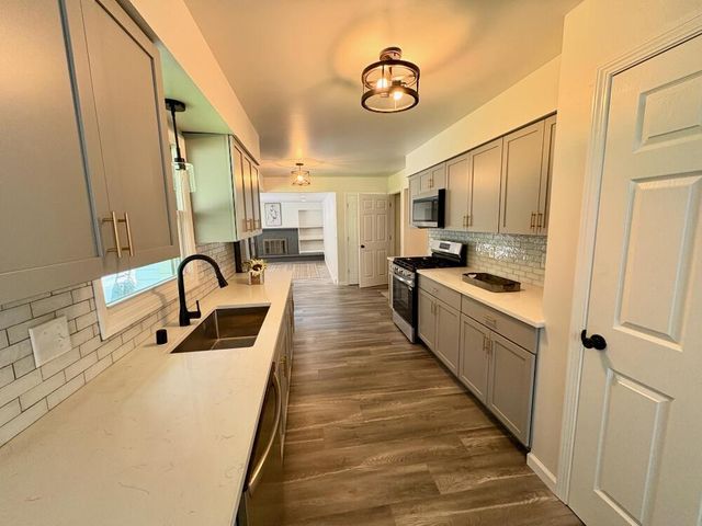 8008 Gina DRIVE, Mount Pleasant, WI 53406