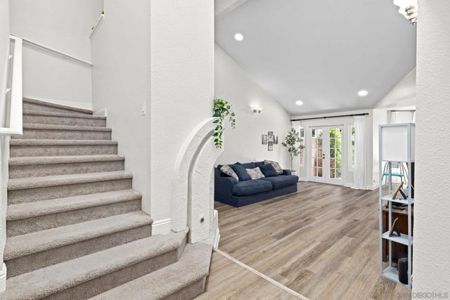 15913 Avenida Villaha 42, San Diego, CA 92128