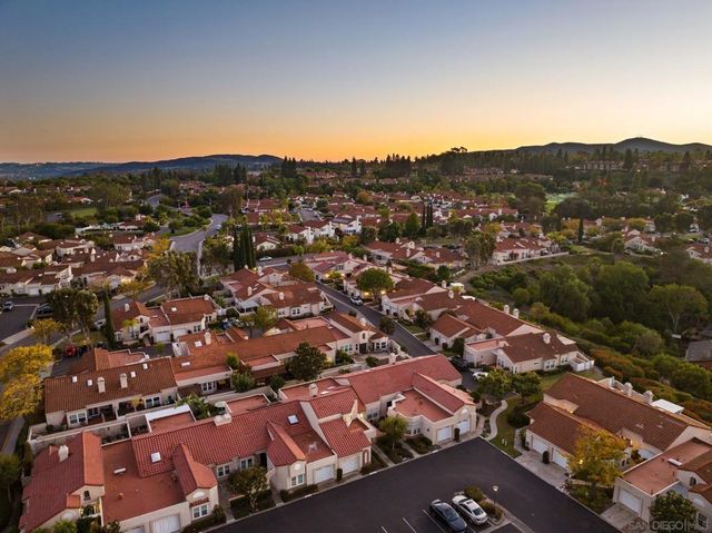 15913 Avenida Villaha 42, San Diego, CA 92128