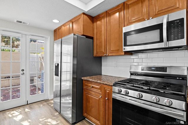 15913 Avenida Villaha 42, San Diego, CA 92128