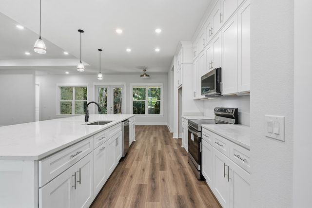 6621 Bluefish Road, Navarre, FL 32566